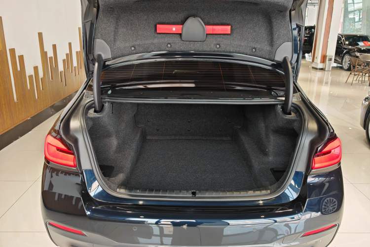 Used BMW 5 Series 2022 Second Facelift 525Li M Sport Package
