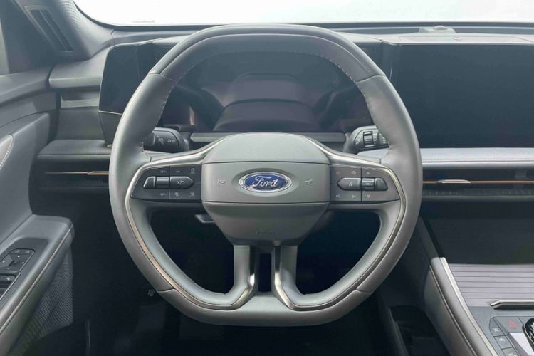 Used Ford Edge 2023 Ford Explorer L 2.0T EcoBoost Four-Wheel Drive 7-Seater Supreme Model Interior 3