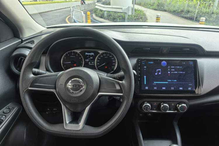 Used Nissan Kicks 2020 1.5L XE Manual Cool Edition