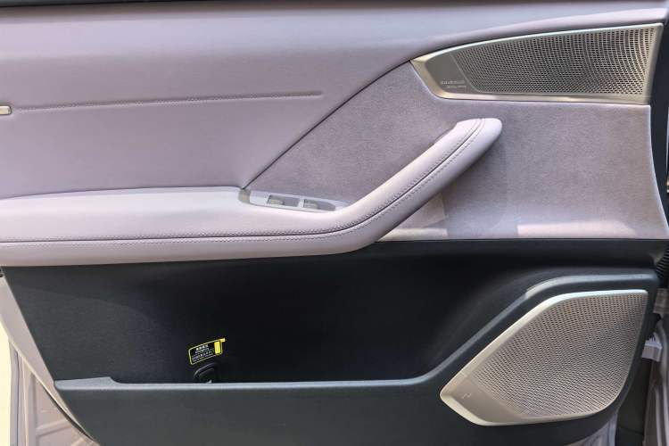 Used ONVO L60 2024 60 kWh All-Wheel Drive