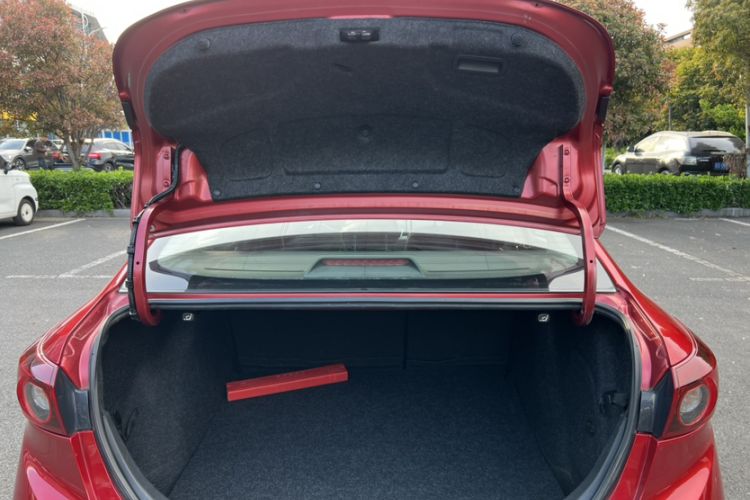 Used Mazda 3 Axela 2016 Sedan 2.0L Automatic Sport Model
