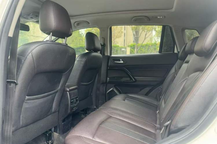 Used GAC Trumpchi GS4 2018 235T Automatic Two-Wheel-Drive Supreme Edition Interior 4