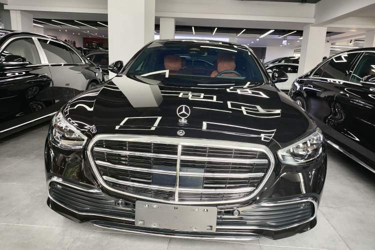 Used Mercedes-Benz S-Class 2024 Restyled S 400 L Business Version Exterior 5