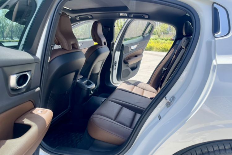 Used Volvo S60 2022 B4 Zhiyuan Luxury Edition
