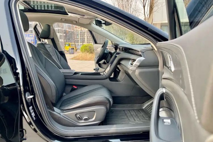 Used Hongqi H5 2024 1.5T DCT Smart Connect Flagship Edition Interior 2