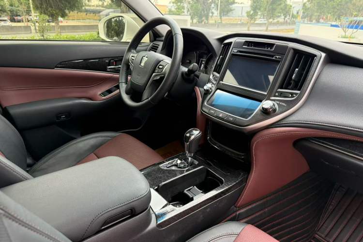 Used Toyota Crown 2018 2.0T Sport Edition Interior 4