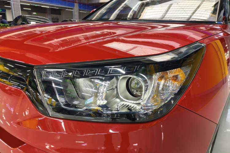 Used SsangYong Tivolan 2015 1.6L Automatic Two-Wheel Drive Zhi Chun Edition