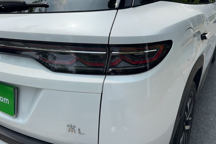 Used BYD Song L DM-i 2024 112 km Leading Edition Exterior 3