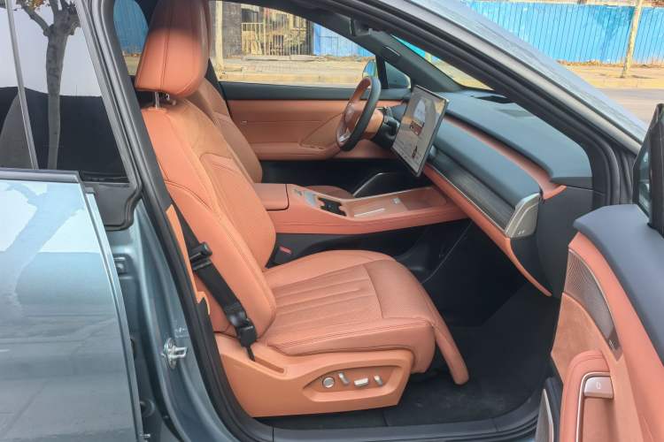 Used ONVO L60 2024 60 kWh Rear-Drive Version
