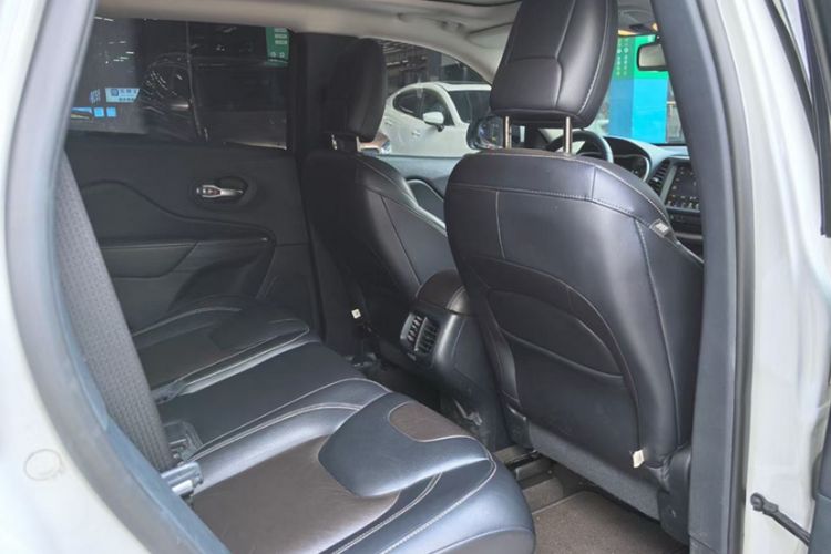 Used Jeep Cherokee 2017 2.0L Superior Edition