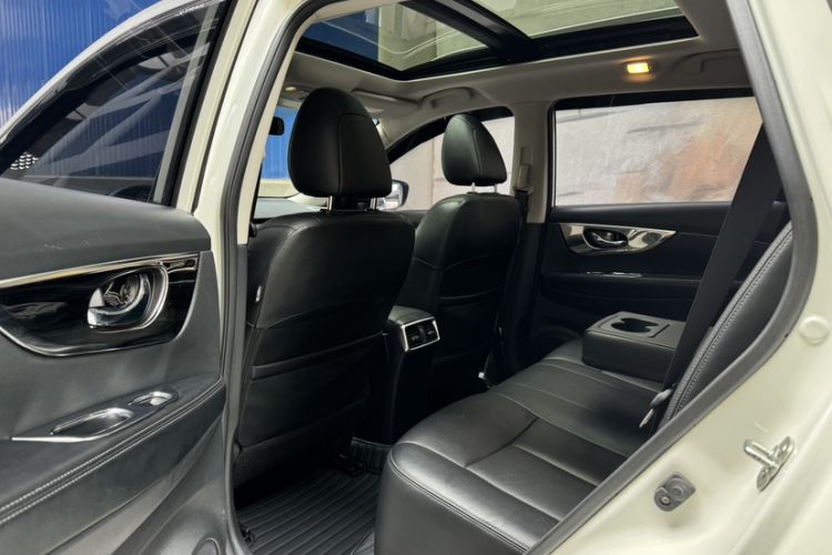 Used Nissan X-Trail 2015 2.0L CVT Comfort MAX Edition 2WD
