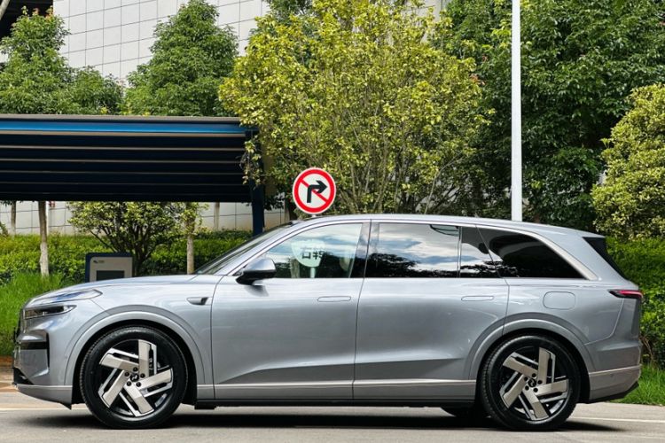 Used ONVO Luxeed L90 2025 Model—Ultra Six-Seater Version