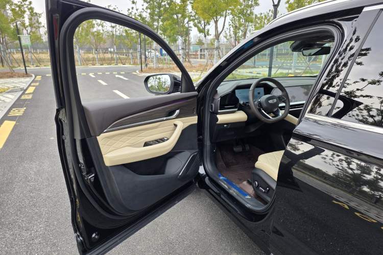 Used Geely Auto Monjaro L 2025 Dongfang Yao 2.0TD Automatic Lanxing Edition