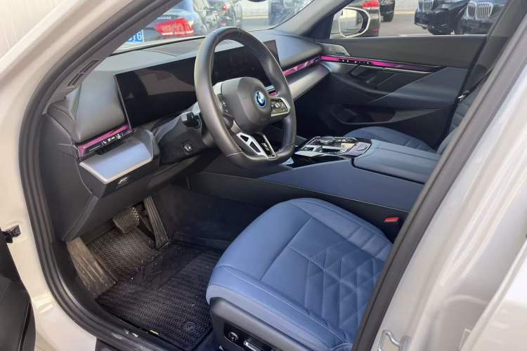 Used BMW i5 2024 eDrive 35L Luxury Model with M Sport Package
