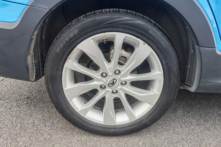 Used Cowin V3 2016 1.5L Automatic SmartConnect II Navigation Edition