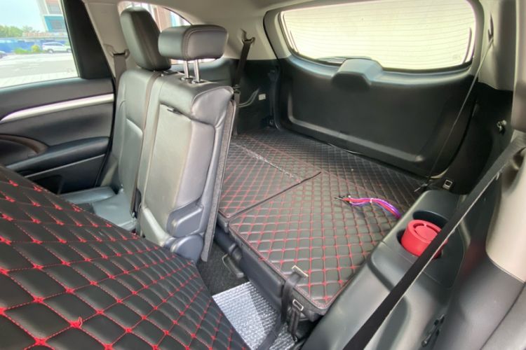 Used Toyota Highlander 2015 2.0T Four-Wheel Drive Luxury Edition 7-Seater Interior 6