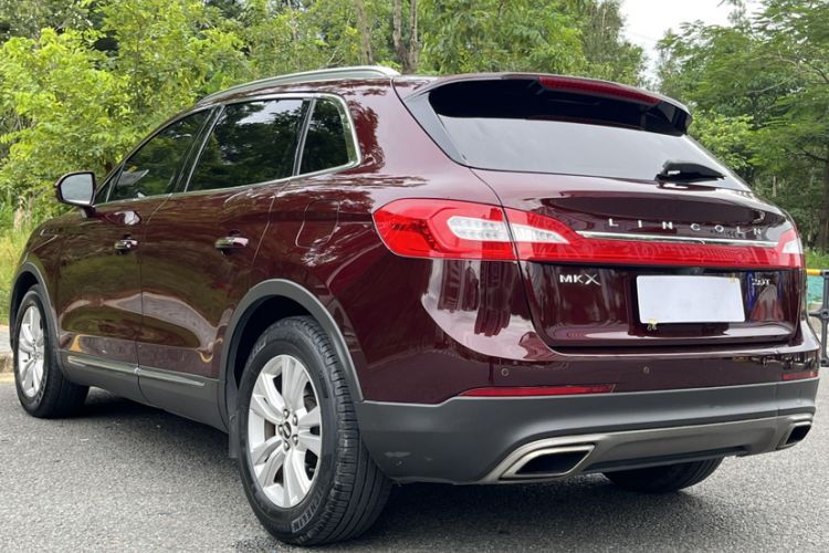Used Lincoln MKX 2017 2.0T Two-Wheel Drive Deluxe Edition
