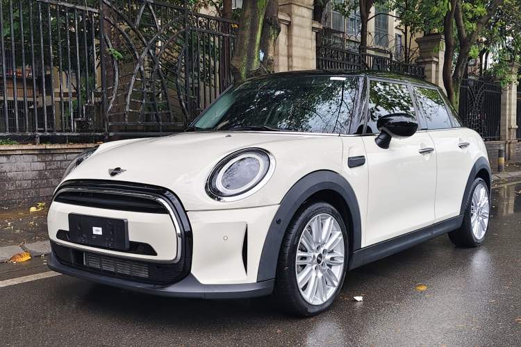 Used MINI 2022 Updated 1.5T COOPER Classic Edition Five-Door Version
