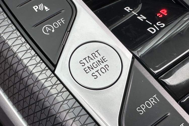 Used BMW 3 Series 2025 330Li M Sport Shadowline Package Exterior 9