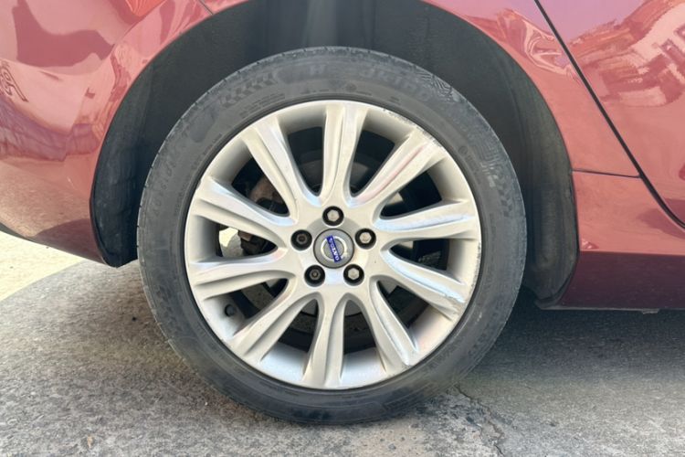 Used Volvo V40 2014 2.0T Zhiya Edition