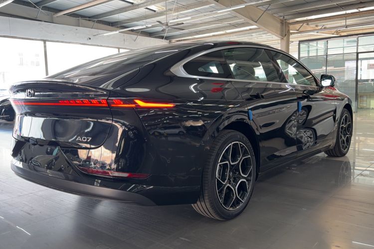 Used CHANGAN NEVO A07 2025 Blue Whale Range-Extending Version 230 Flagship Model Exterior 8