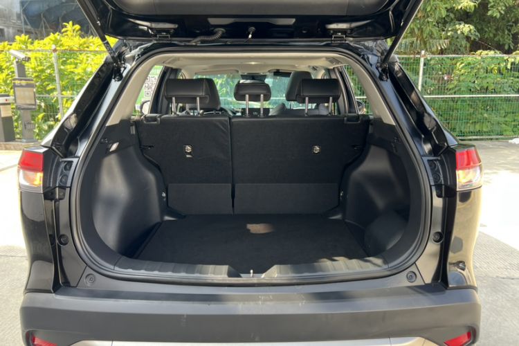 Used Toyota FRONTLANDER 2023 2.0L Smart Electric Hybrid Dual-Engine Luxury Edition Trunk