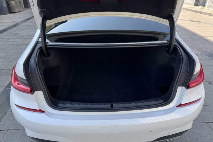 Used BMW 3 Series 2020 Facelifted 325i M Sport Package Trunk