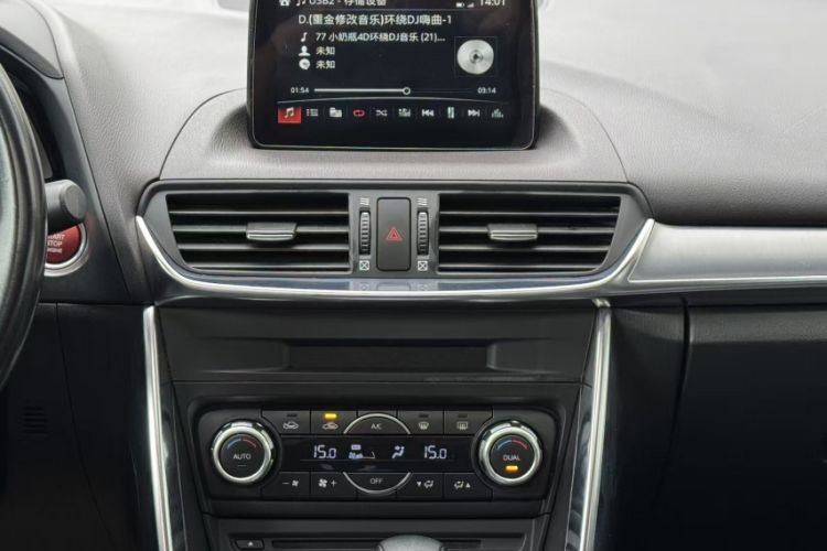 Used Mazda CX-4 2018 2.0L Automatic Two-Wheel Drive Blue Sky Luxury Edition Interior 7