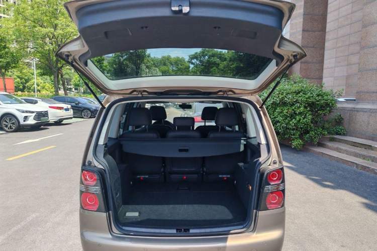 Used Volkswagen Touran 2015 1.4T DSG Comfort Edition 5 Seats