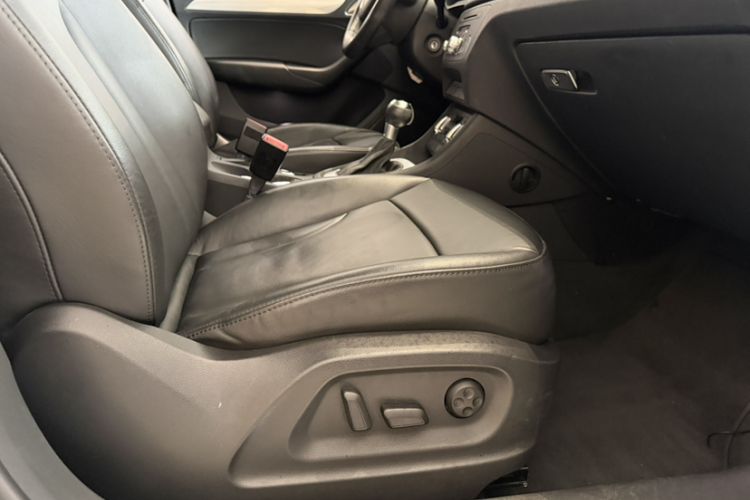 Used Audi Q3 2015 35 TFSI Comfort Model Interior 4