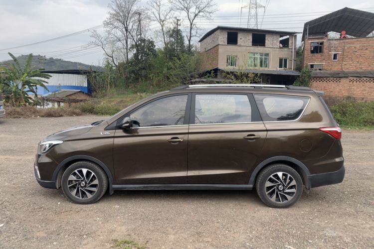 Used CHANGAN OSHAN A800 2017 1.5T Manual Luxury Model Exterior 8