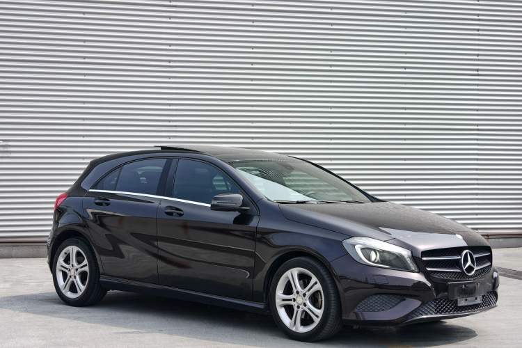 Used Mercedes-Benz A-Class 2015 A 180 Exterior 2