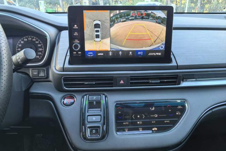 Used Honda Elysion 2024 2.0L eHEV Classic Edition
