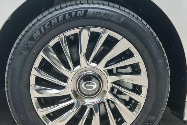 Used GAC Trumpchi M8 2023 Zongshi Series Dual-Motor Supreme Edition Exterior 6