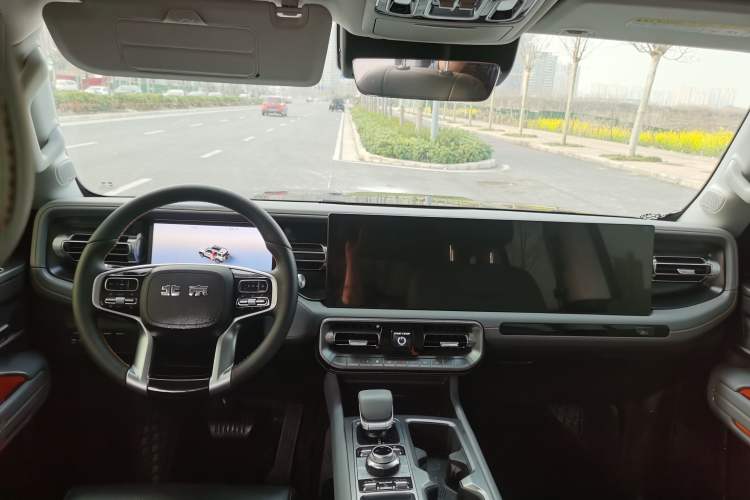 Used BAIC Off-Road BJ40 2024 2.0T All-New Urban Hunter Edition Chivalrous Style Interior 3