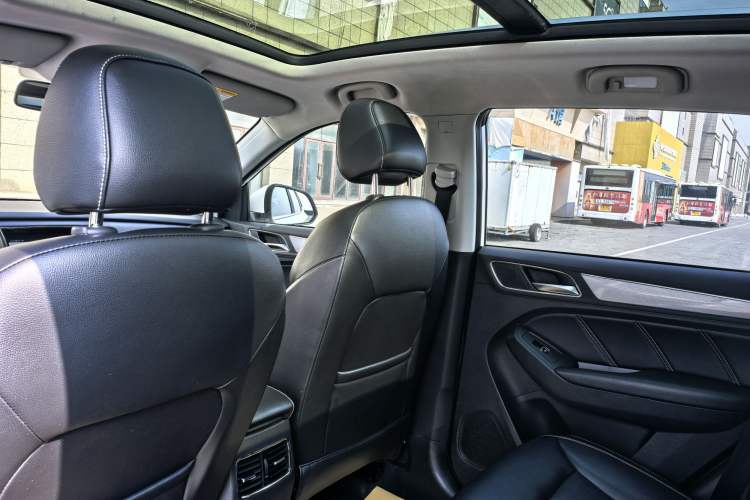 Used Roewe RX5 2016 20T Two-Wheel Drive Automatic Internet Smart Edition