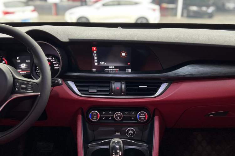 Used Alfa Romeo Stelvio 2017 2.0T 200HP Elite Edition
