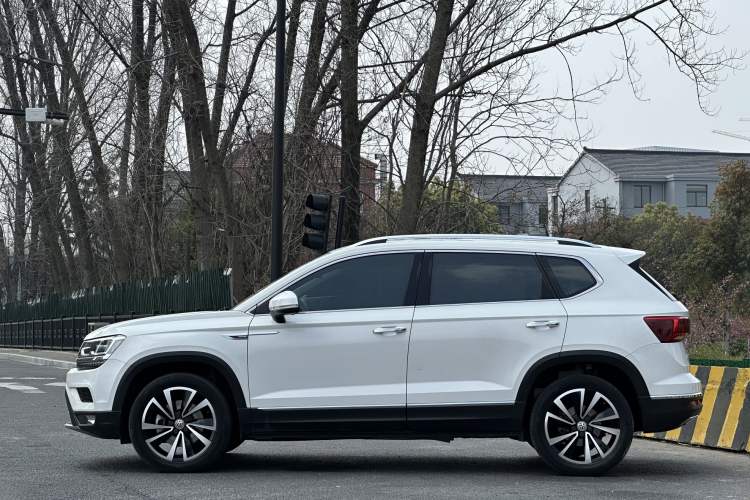 Used Volkswagen Tharu 2020 330TSI All-Wheel-Drive Luxury Edition China VI Standard
