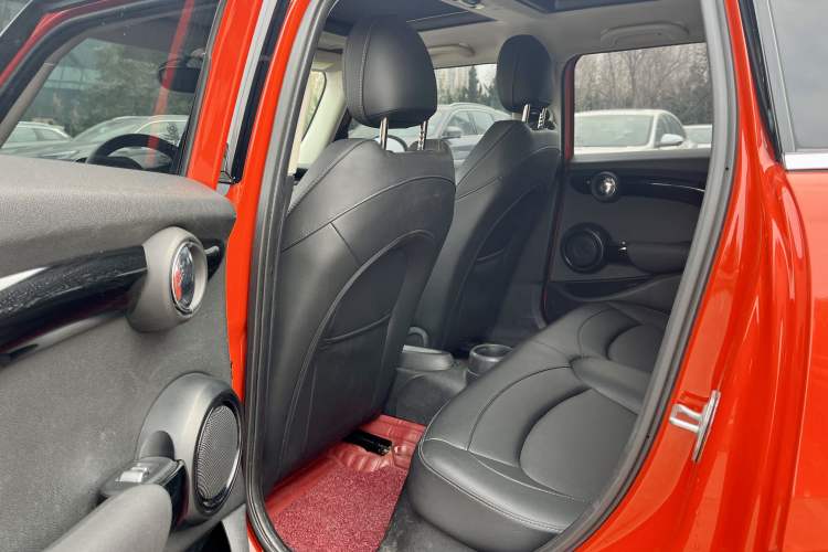 Used MINI MINI 2021 1.5T COOPER Classic Edition Five-Door Version
