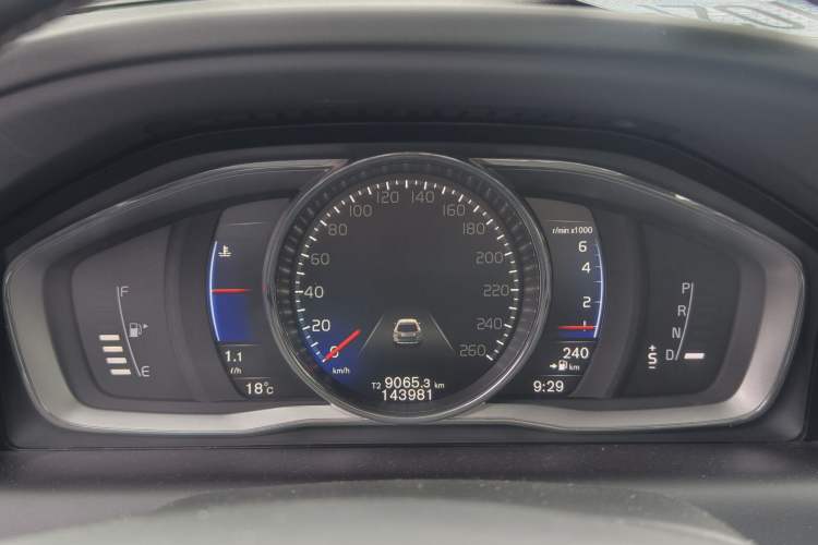 Used Volvo XC60 2017 T5 AWD Personalized Sport Upgrade Edition