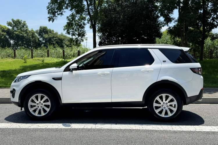 Used Land Rover Discovery Sport 2019 240 PS SE Version China VI Standard
