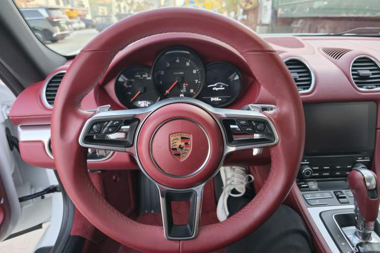 Used Porsche 718 2018 Cayman 2.0T
