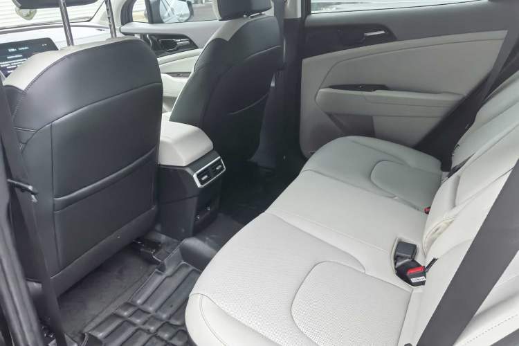 Used Kia Sportage (Chinese Domestic Model) 2025 1.5T Two-Wheel Drive Prestige Smart Enjoyment Version Interior 3