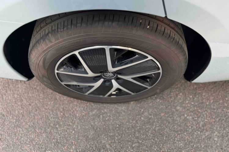 Used BYD Qin L 2025 DM-i Smart Drive 120KM Superior Model Exterior 5