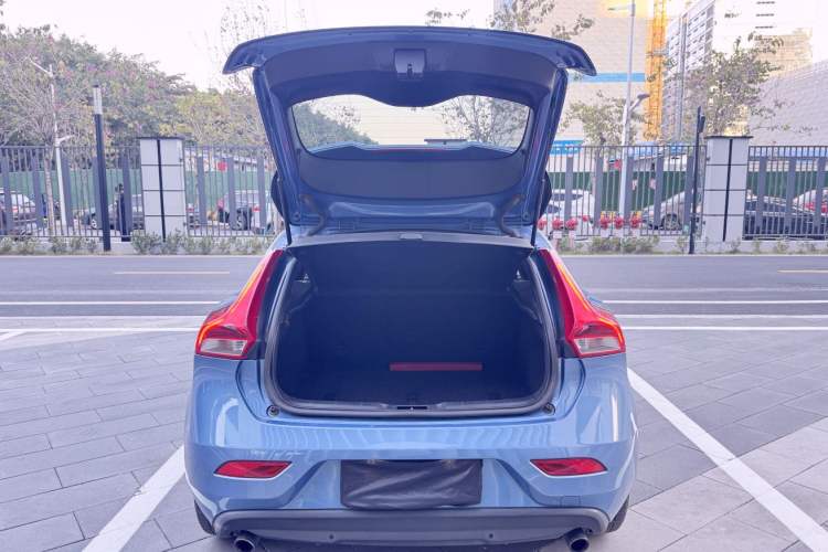 Used Volvo V40 2016 T3 Zhiyi Edition