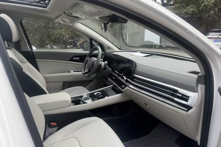 Used Kia Sportage (Chinese Domestic Model) 2025 1.5T Two-Wheel Drive Prestige Edition