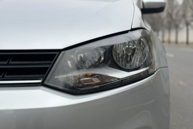 Used Volkswagen Polo 2016 1.4L Manual Fashion Model
