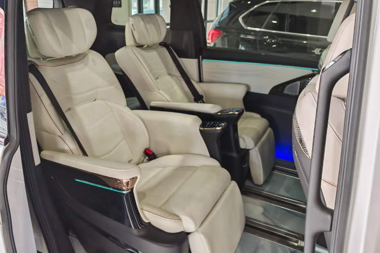 Used GAC Trumpchi M8 2023 Zongshi Series Dual-Motor Flagship Edition
