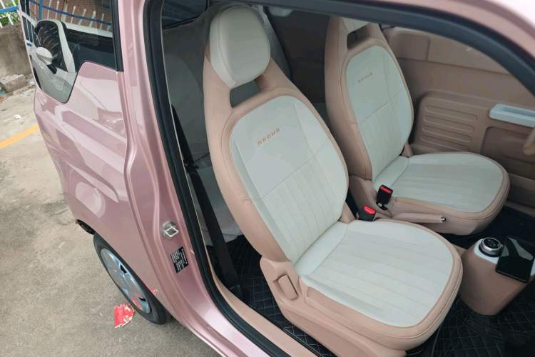 Used Geely Galaxy Panda 2024 Facelifted Panda Mini 200km Dragon Edition Interior 8