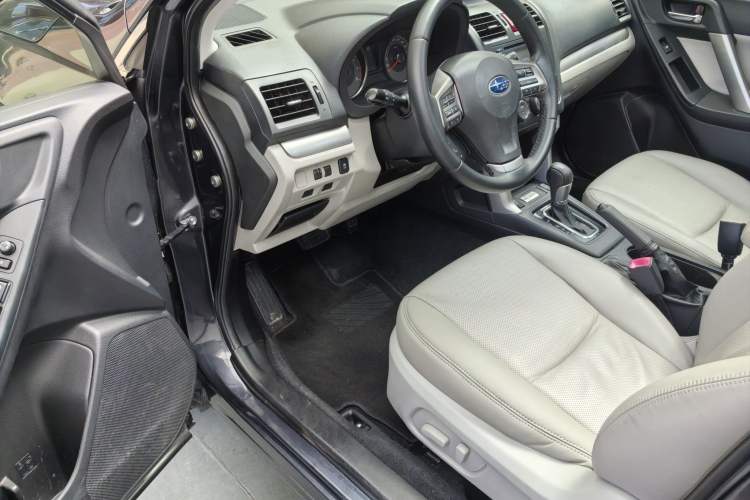Used Subaru Forester 2013 2.5i Automatic Luxury Edition
